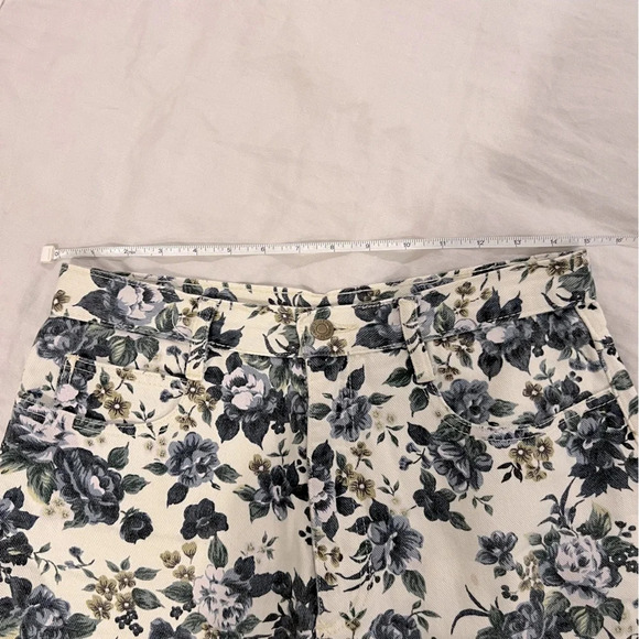 Unbranded Floral Patterned Denim Shorts - Picture 3 of 5